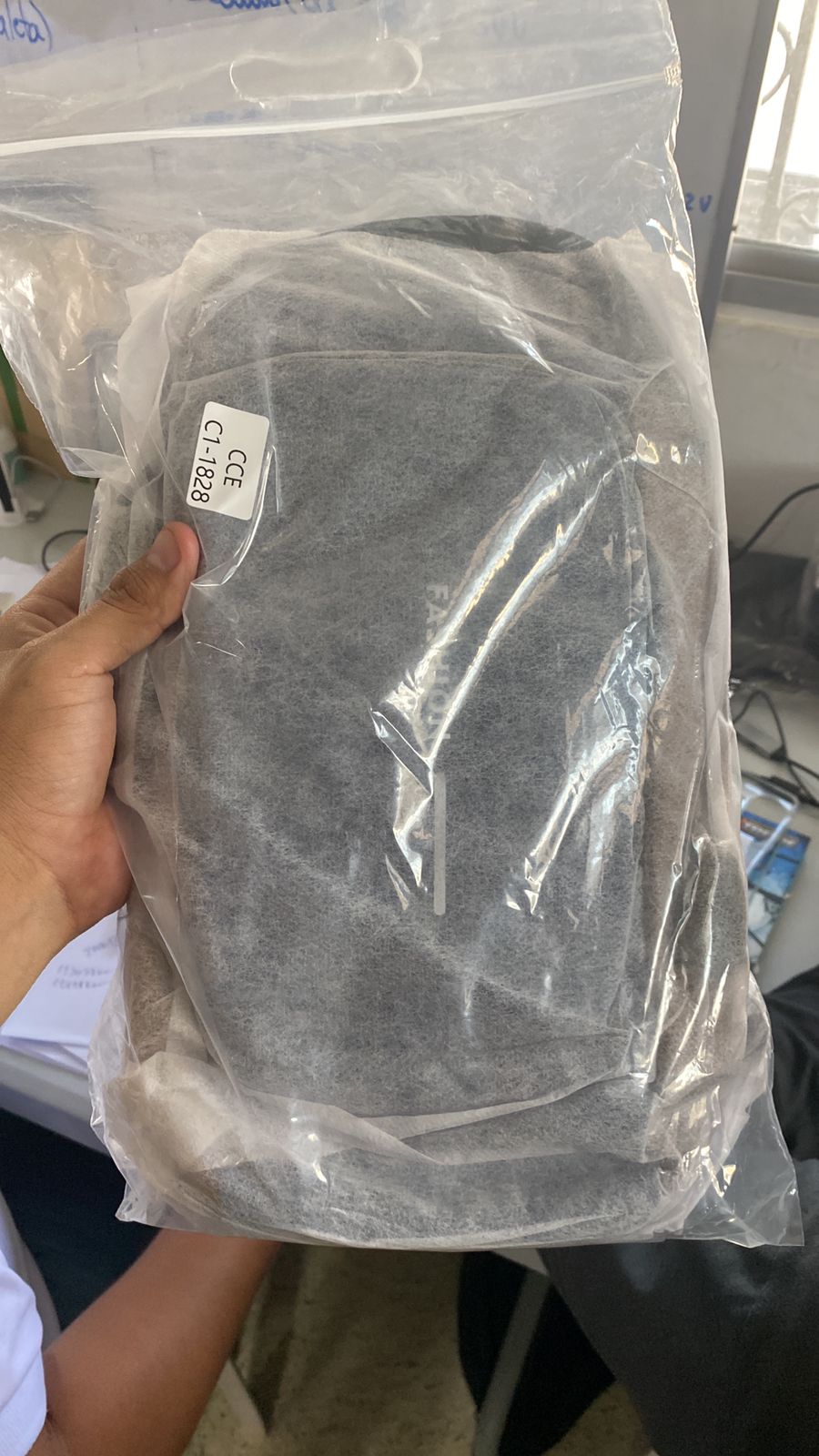 Miniatura 4 de Bolso Antirobo - COLOR: Gris/Cafe